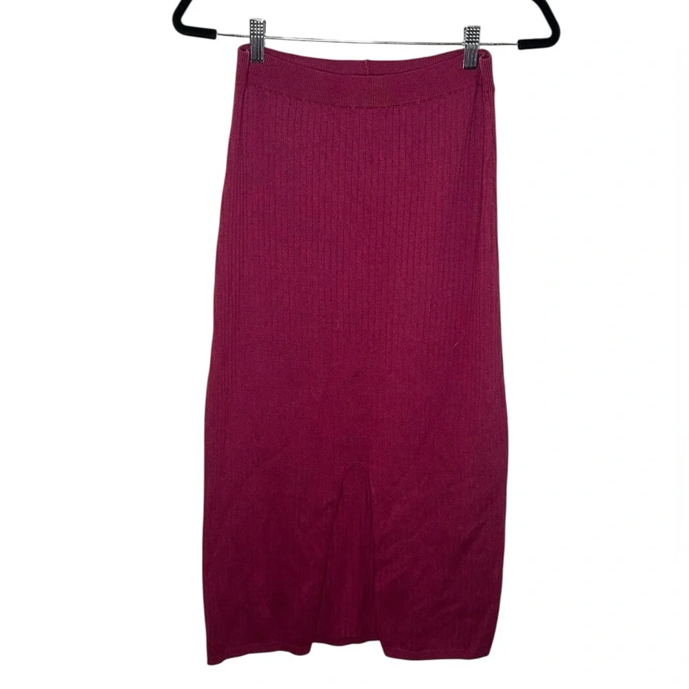 Free People Slyline‎ Midi Fuchsia Ribbed Pencil Skirt - Picture 2 of 7
